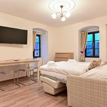 Wellness Na Vceli Lazne - Apispa - Apiterapeut-cz - 5 Procedur * Karlsbad