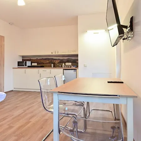 Apartment Wellness Na Vceli Lazne - Apispa - Apiterapeut-cz - 5 Procedur Karlsbad