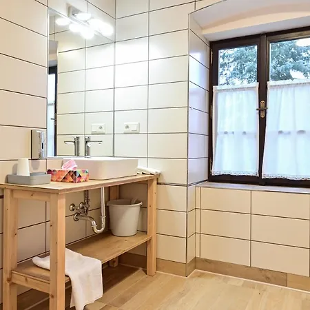 Wellness Na Vceli Lazne - Apispa - Apiterapeut-cz - 5 Procedur Apartment