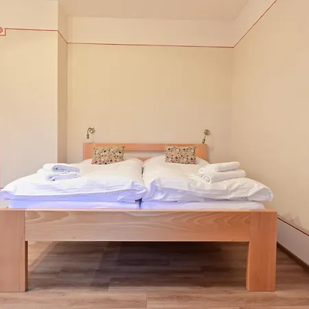 Wellness Na Vceli Lazne - Apispa - Apiterapeut-cz - 5 Procedur Apartment