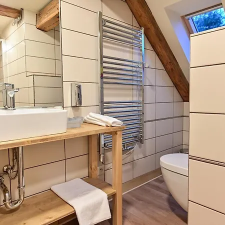 Wellness Na Vceli Lazne - Apispa - Apiterapeut-cz - 5 Procedur Apartment