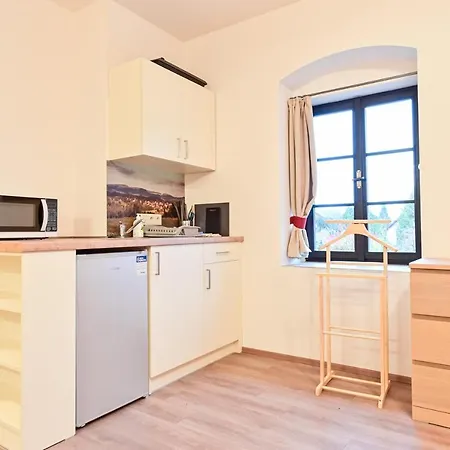 Wellness Na Vceli Lazne - Apispa - Apiterapeut-cz - 5 Procedur Karlsbad