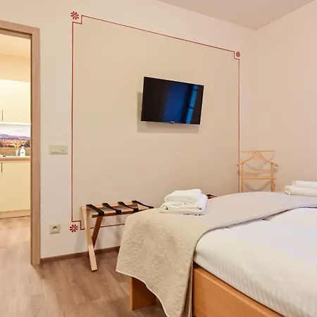 Wellness Na Vceli Lazne - Apispa - Apiterapeut-cz - 5 Procedur Karlovy Vary